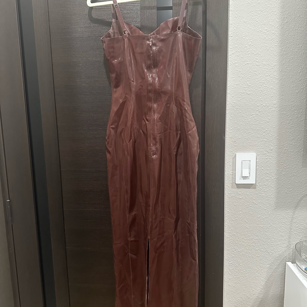 Elegant Brown Maxi Dress - Picture 6 of 9